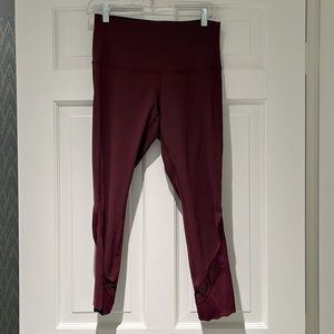 Lululemon Wunder under burgundy 🍋 size 8 Scalloped Hem High-Rise 25”